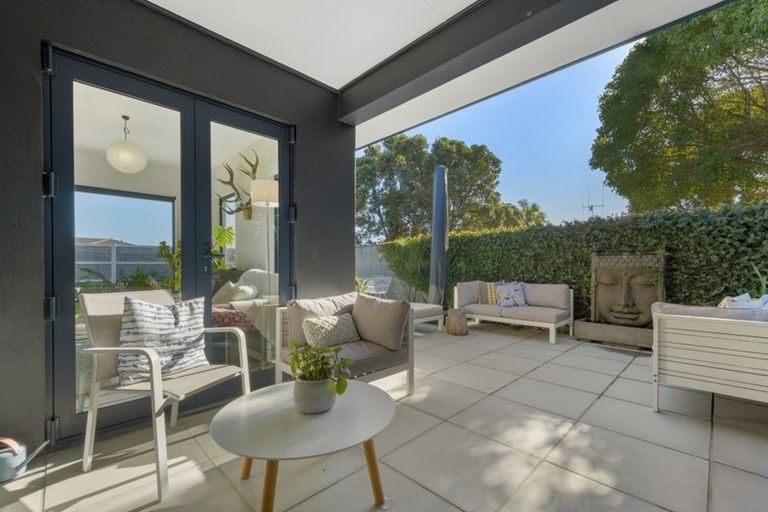 Photo of property in 70 Pacific View Road, Papamoa Beach, Papamoa, 3118