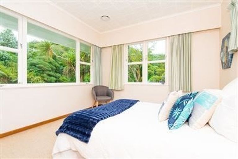 Photo of property in 74 Dowse Drive, Maungaraki, Lower Hutt, 5010