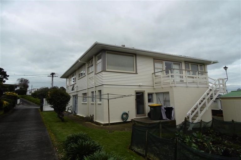 Photo of property in 5 Price Street, Westown, New Plymouth, 4310