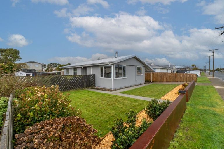 Photo of property in 16 Cargill Street, Waikiwi, Invercargill, 9810