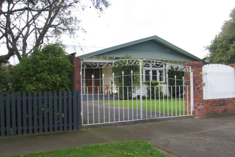 Photo of property in 39 Roy Street, Palmerston North, 4410