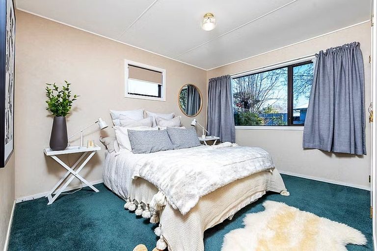 Photo of property in 15 Baillie Crescent, Carterton, 5713