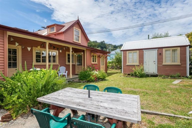 Photo of property in 38 Rue Balguerie, Akaroa, 7520