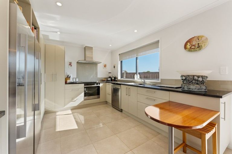 Photo of property in 53 Alberta Road, Glen Avon, New Plymouth, 4312