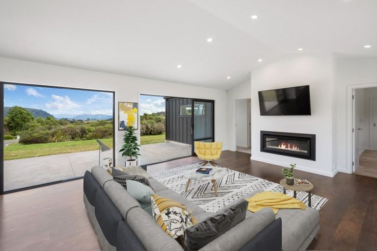 Photo of property in 42 Lacebark Drive, Kinloch, Taupo, 3377