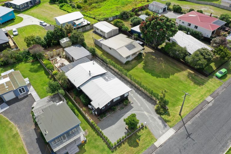 Photo of property in 44 Hillview Road, Waihi Beach, 3611