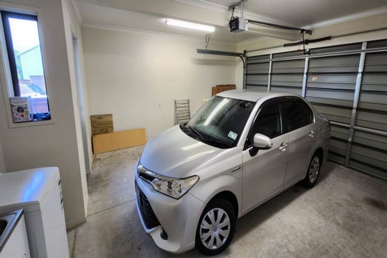 Photo of property in 12 Lemont Place, Westown, New Plymouth, 4310