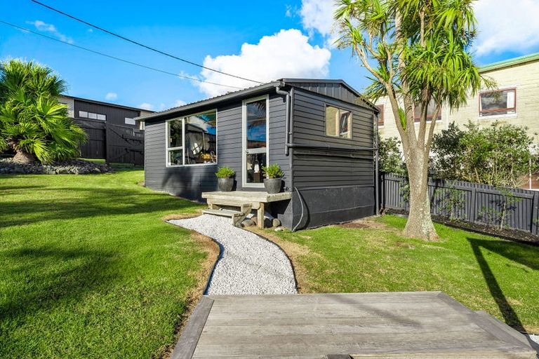 Photo of property in 63 Ardern Avenue, Stanmore Bay, Whangaparaoa, 0932