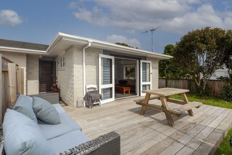 Photo of property in 71b Eatwell Avenue, Paraparaumu Beach, Paraparaumu, 5032