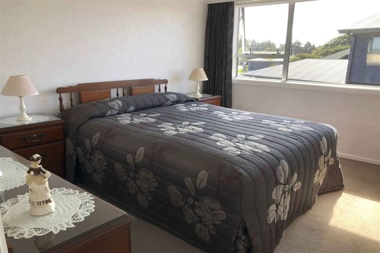 Photo of property in 32 Kildare Drive, Waikiwi, Invercargill, 9810