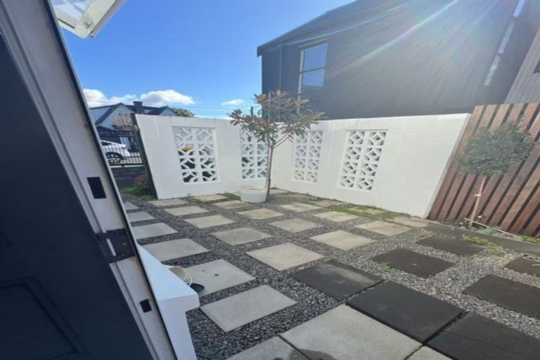 Photo of property in 12a Bayview Road, Bayview, Auckland, 0629
