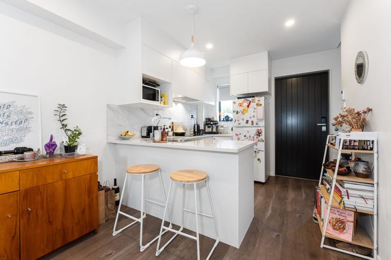 Photo of property in 53 Morihana Close, Glen Eden, Auckland, 0602