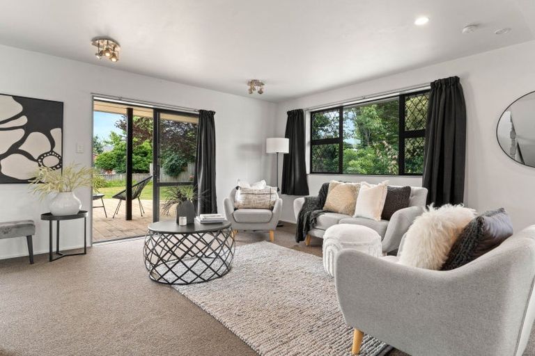 Photo of property in 7a Kempton Street, Greytown, 5712