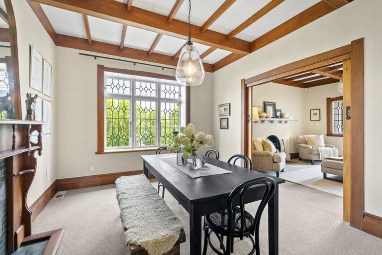 Photo of property in 17 Queen Street, Northcote Point, Auckland, 0627