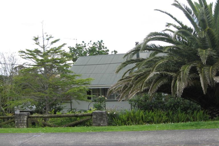 Photo of property in 15 Walbrook Road, Manly, Whangaparaoa, 0930