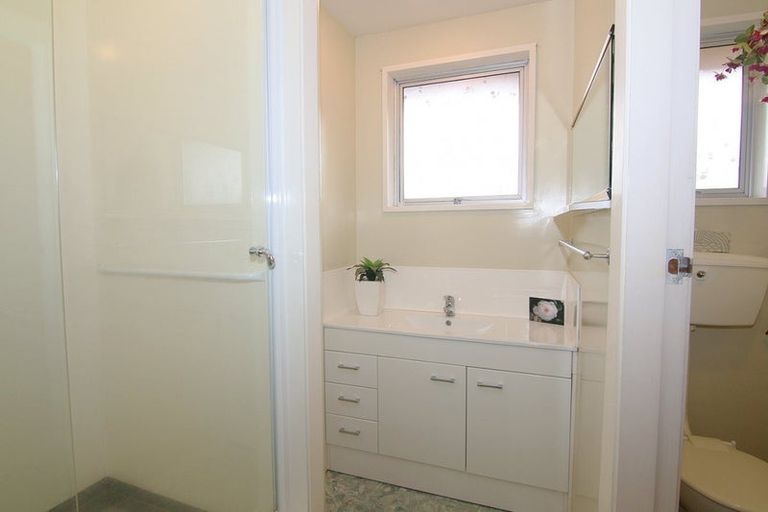 Photo of property in 28 Claridges Road, Casebrook, Christchurch, 8051