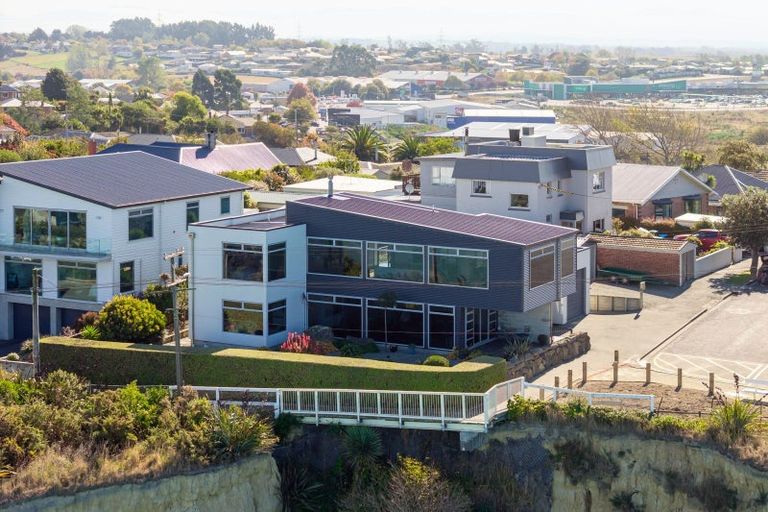 Photo of property in 2 Moore Street, Waimataitai, Timaru, 7910
