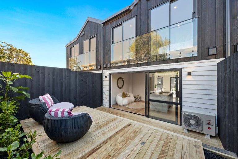 Photo of property in 10d Prince Regent Drive, Half Moon Bay, Auckland, 2012