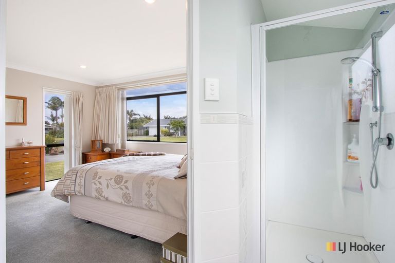 Photo of property in 10 Hereford Place, Waihi Beach, 3611