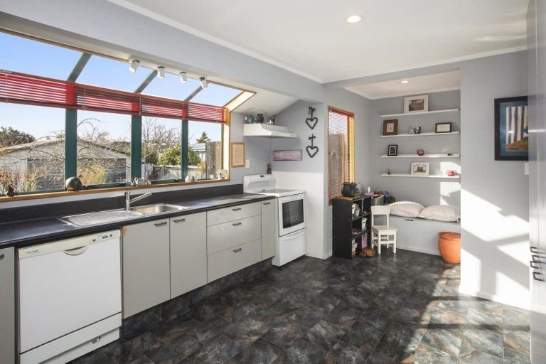 Photo of property in 142 Harewood Road, Papanui, Christchurch, 8053