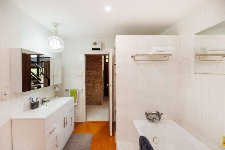 Photo of property in 9 Belmont Place, Terrace End, Palmerston North, 4410