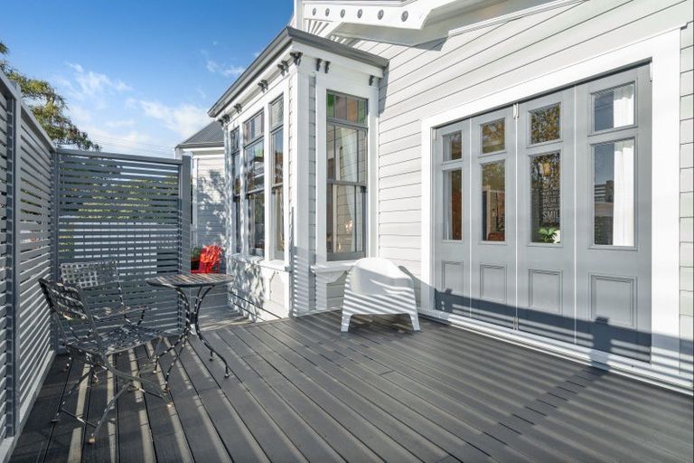 Photo of property in 260-262 High Street North, Carterton, 5713