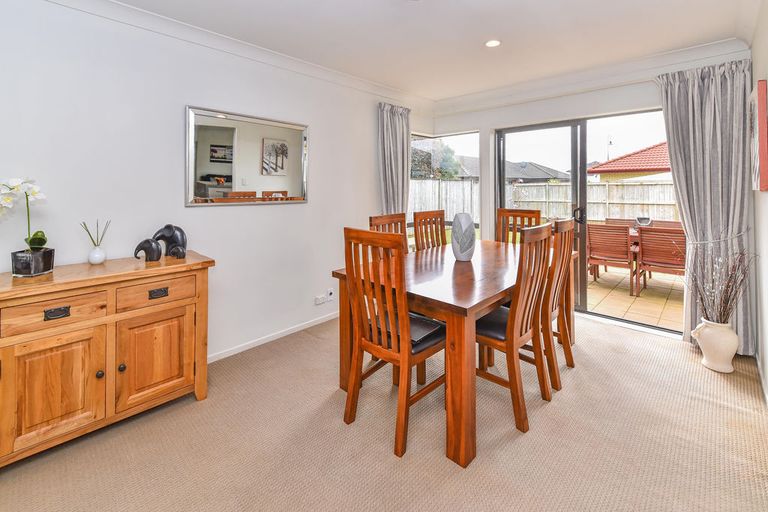 Photo of property in 50 Belfry Place, Wattle Downs, Auckland, 2103
