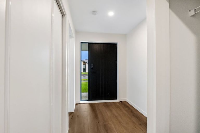 Photo of property in 6 Harry Manship Crescent, Halswell, Christchurch, 8025