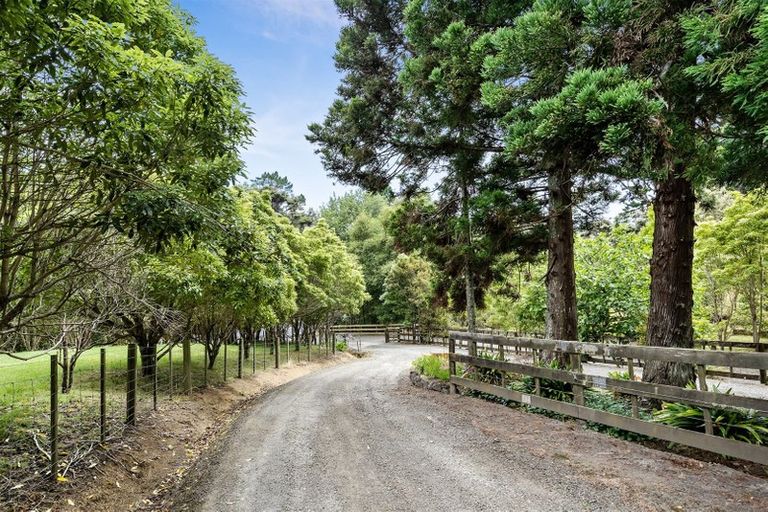 Photo of property in 315 Muriwai Road, Waimauku, 0881