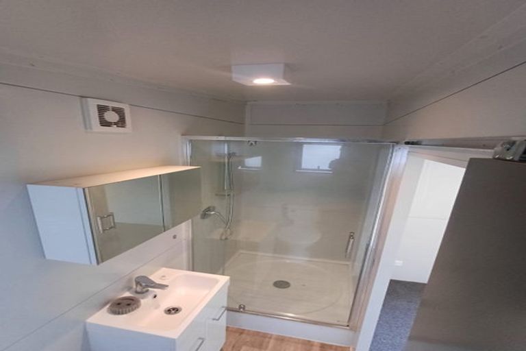 Photo of property in 34 Finn Place, Totara Vale, Auckland, 0629