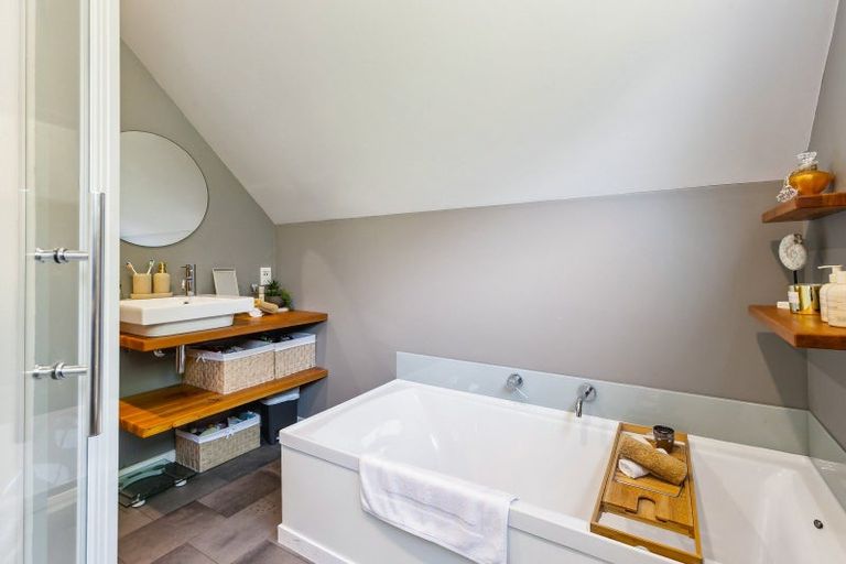 Photo of property in 107 Main Road, Tawa, Wellington, 5028