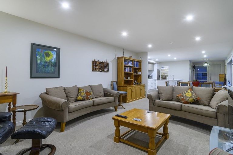 Photo of property in 32 Saint Pauls Drive, Brookfield, Tauranga, 3110