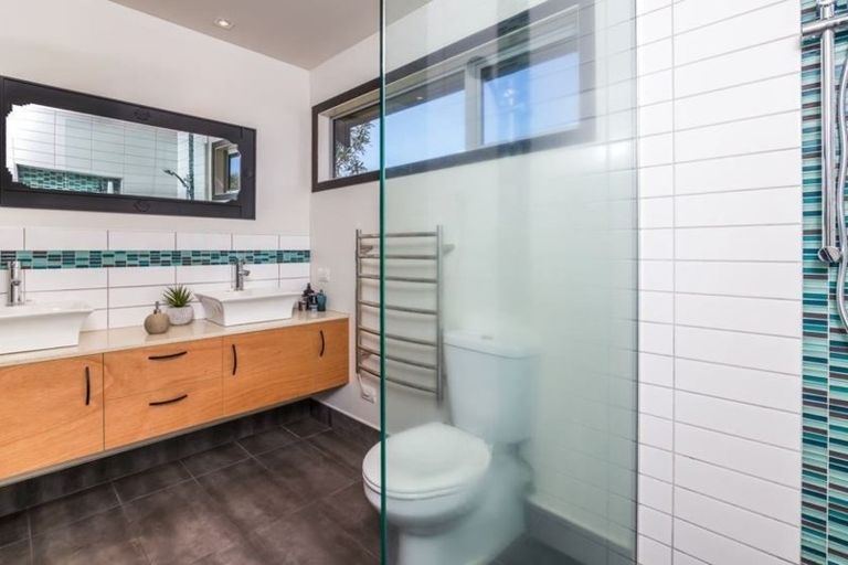 Photo of property in 21 Stewart Glen, Acacia Bay, Taupo, 3385