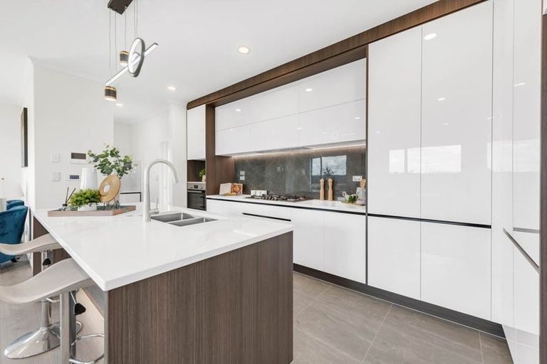 Photo of property in 48 Emerald Avenue, Rosehill, Papakura, 2113