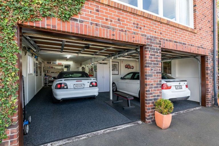 Photo of property in 10 Glenfern Road, Mellons Bay, Auckland, 2014