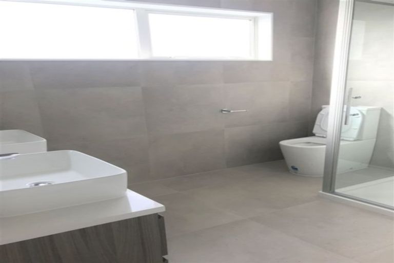 Photo of property in 14 Roa Avenue, Hobsonville, Auckland, 0616