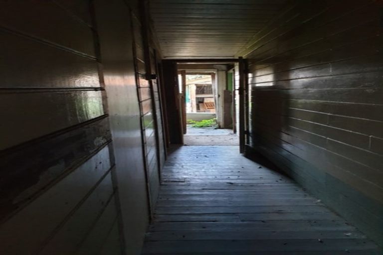 Photo of property in 52 Railway Street, Eltham, 4322