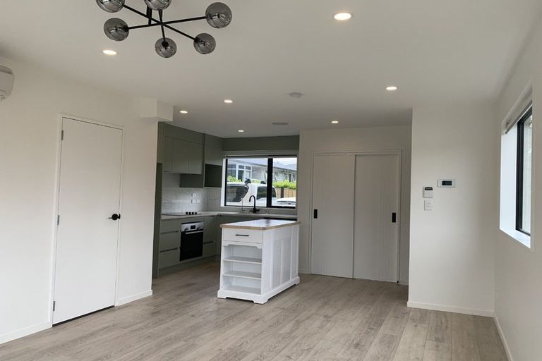 Photo of property in 1/103 Flanshaw Road, Te Atatu South, Auckland, 0610