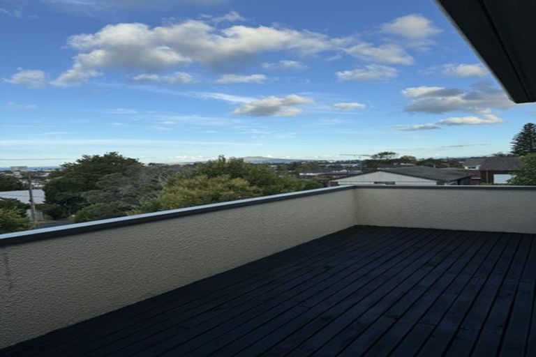 Photo of property in 2/36 Quebec Road, Milford, Auckland, 0620
