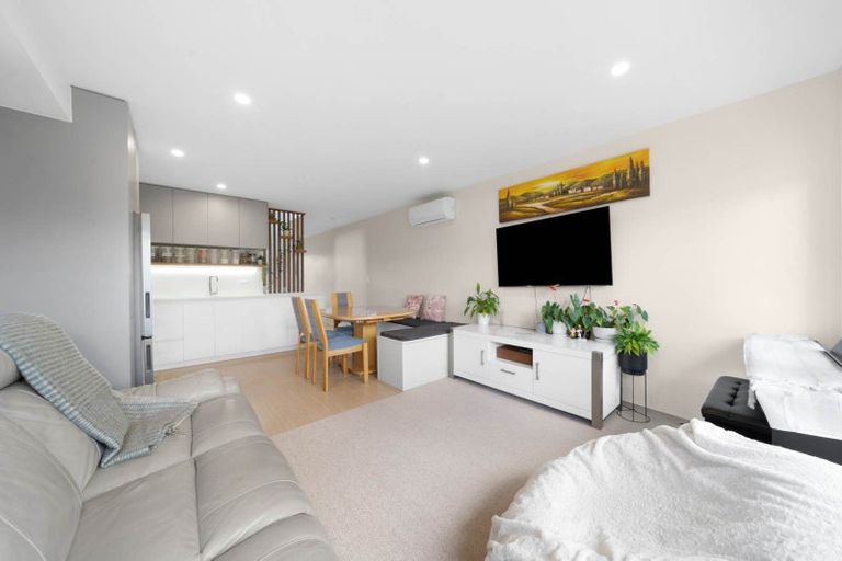 Photo of property in 640a Massey Road, Mangere, Auckland, 2022