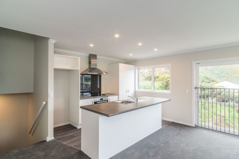 Photo of property in 22 Rarangi Way, Owhiro Bay, Wellington, 6023