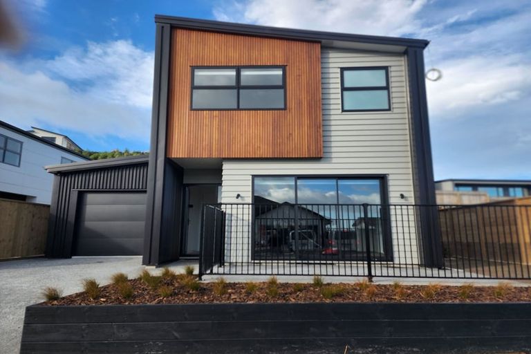 Photo of property in 4a Kaiaho Close, Aotea, Porirua, 5024