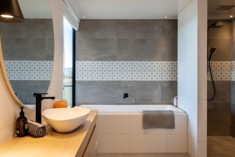 Photo of property in 4 Fairburn Place, Kaiteriteri, 7197