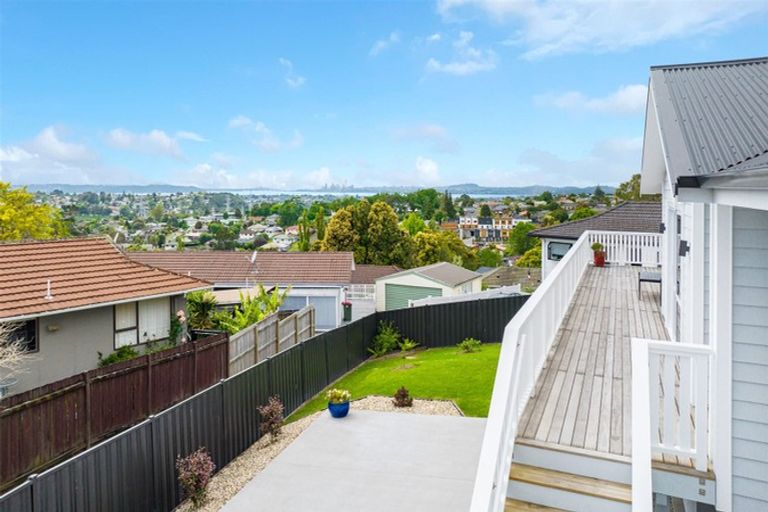 Photo of property in 22a Raelene Place, Massey, Auckland, 0614