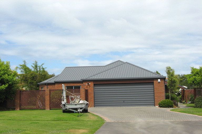 Photo of property in 8 Flaxgrove Place, Parklands, Christchurch, 8083