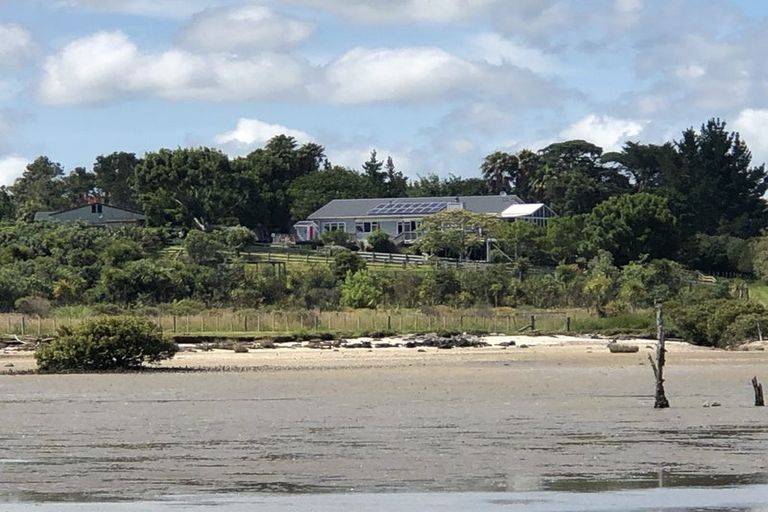 Photo of property in 337e Clarks Beach Road, Clarks Beach, Pukekohe, 2679