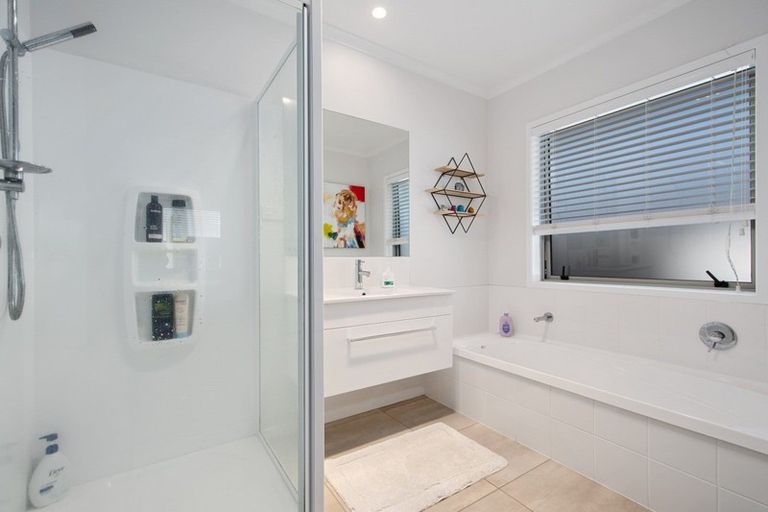 Photo of property in 14 Kamahi Crescent, Papamoa Beach, Papamoa, 3118