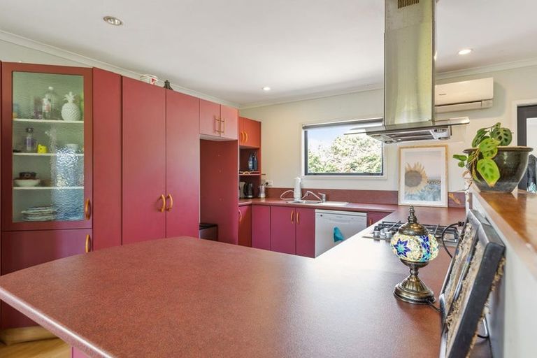 Photo of property in 14 Arthur Road, Paraite, New Plymouth, 4373