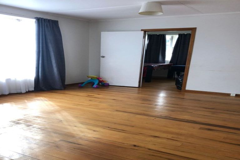 Photo of property in 57 Chingford Close, Mangere, Auckland, 2022