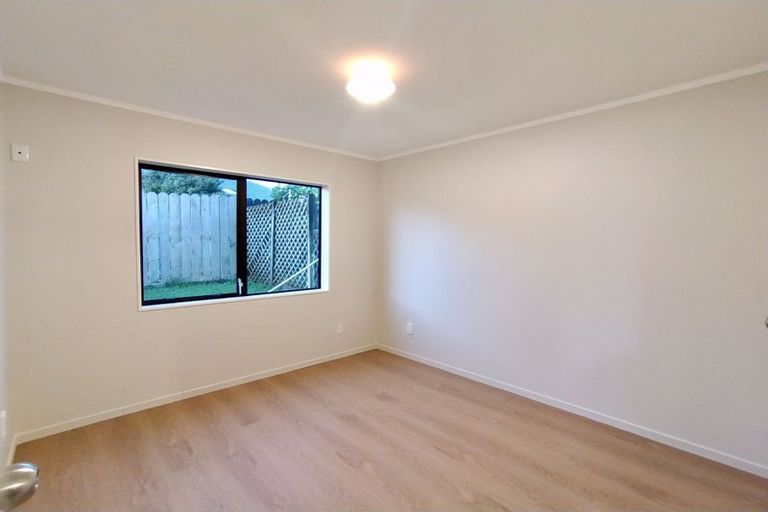Photo of property in 24 Sandgate Avenue, Botany Downs, Auckland, 2010